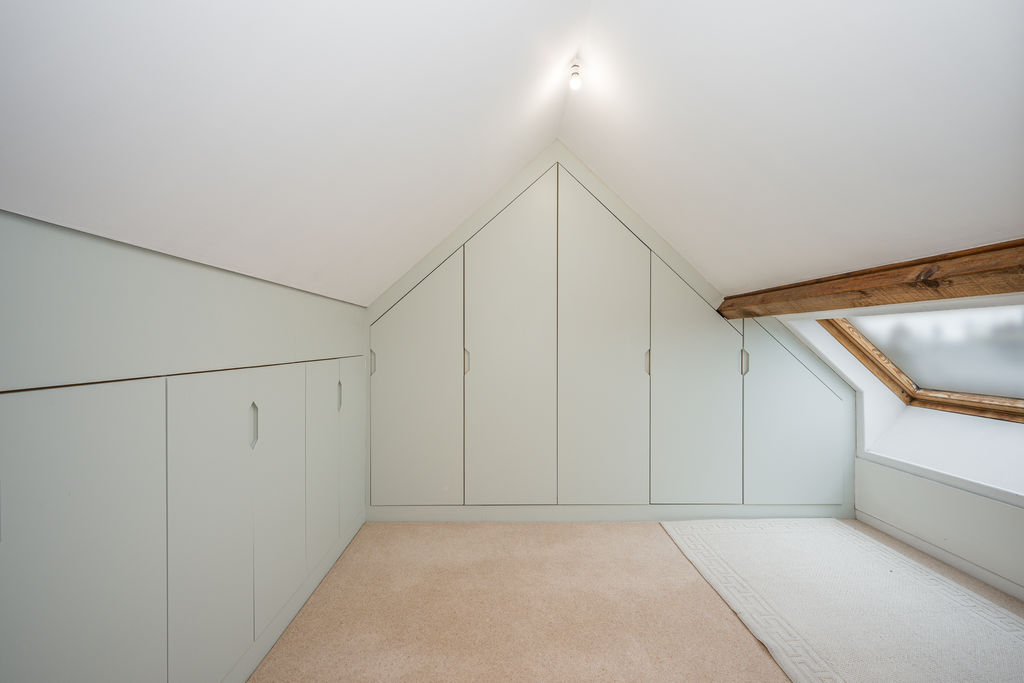 Loft dressing room- click for photo gallery